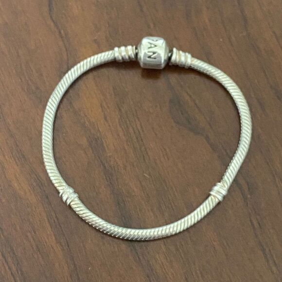 Authentic Pandora Moments Snake Chain Bracelet With Barrel Clasp 7.5” - Picture 1 of 2